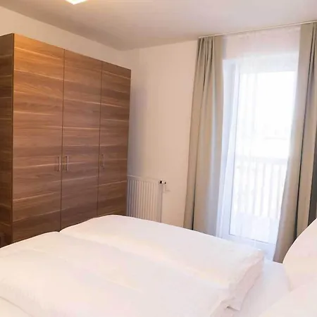 Der Brueckenwirt Hotel apartamentowy 4*