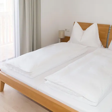 Der Brueckenwirt 4* היינפלס