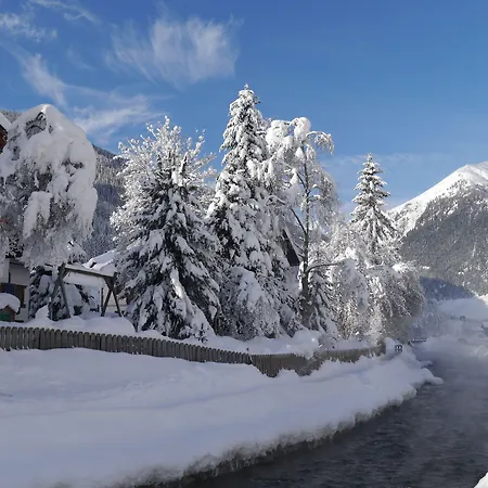 Der Brueckenwirt מלון דירות