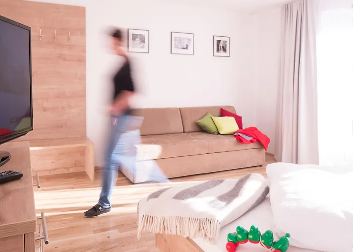 Der Brueckenwirt 4* היינפלס