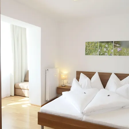 Der Brueckenwirt Hotel apartamentowy 4*