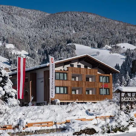 Der Brueckenwirt Hotel apartamentowy 4*